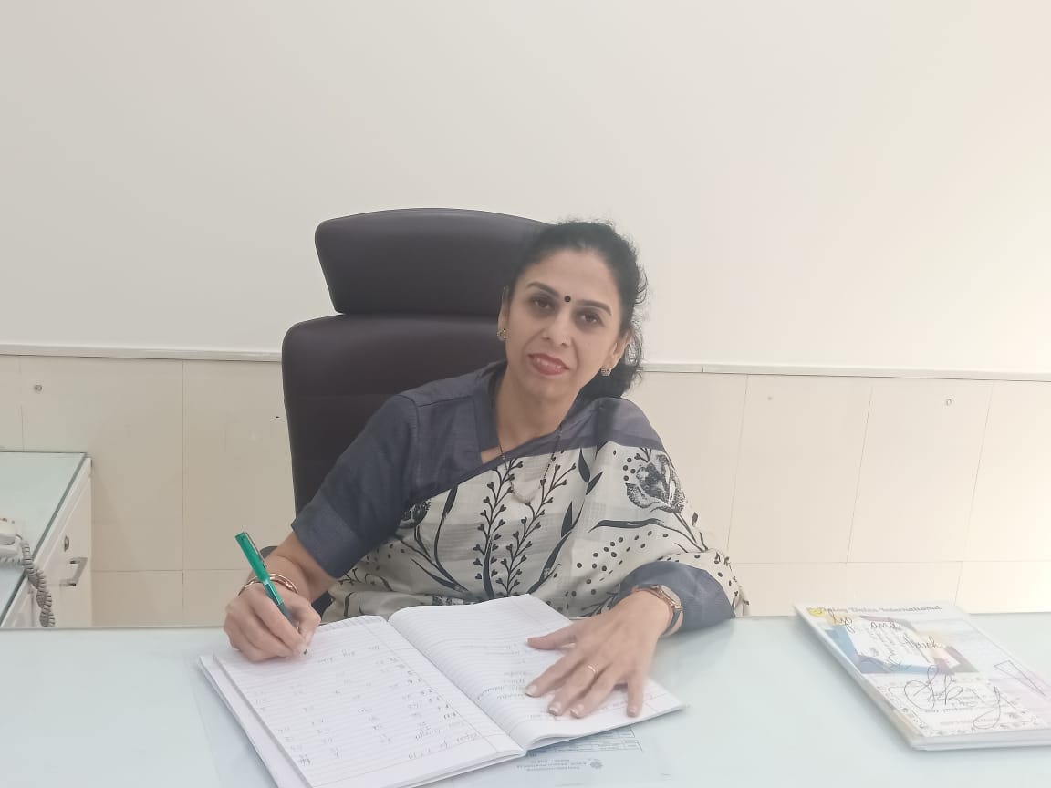 Ms. Vinita Bhatia (Principal)